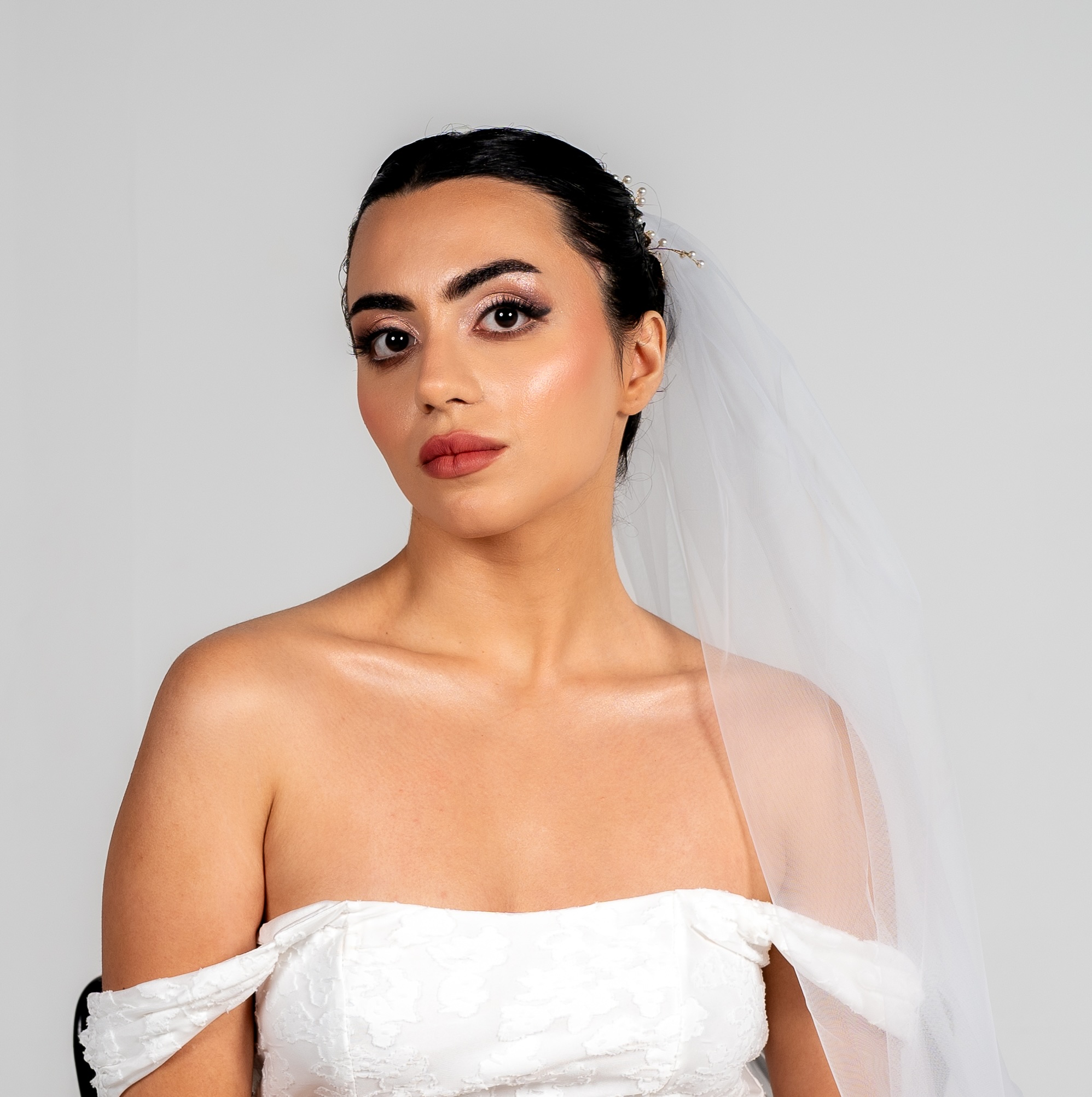 Bridal glam makeup by Upasana Singh Dhaliwal - contemporary bridal look